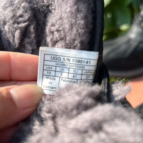 UGG WATERPROOF DRY TECH - Picture 9 of 16